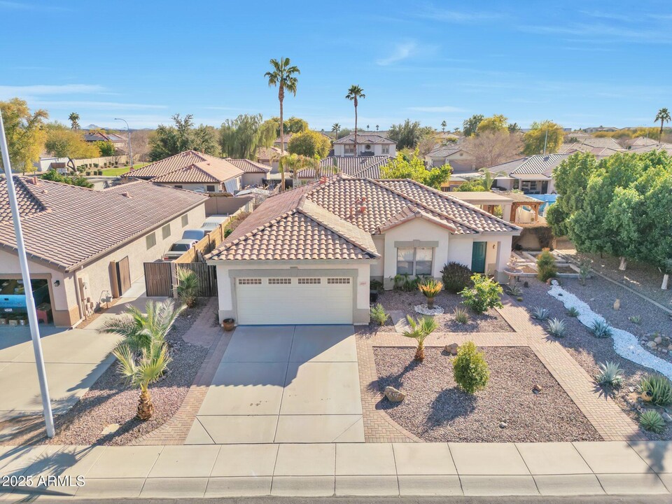 2091 E Flintlock Way in Chandler, AZ - Building Photo