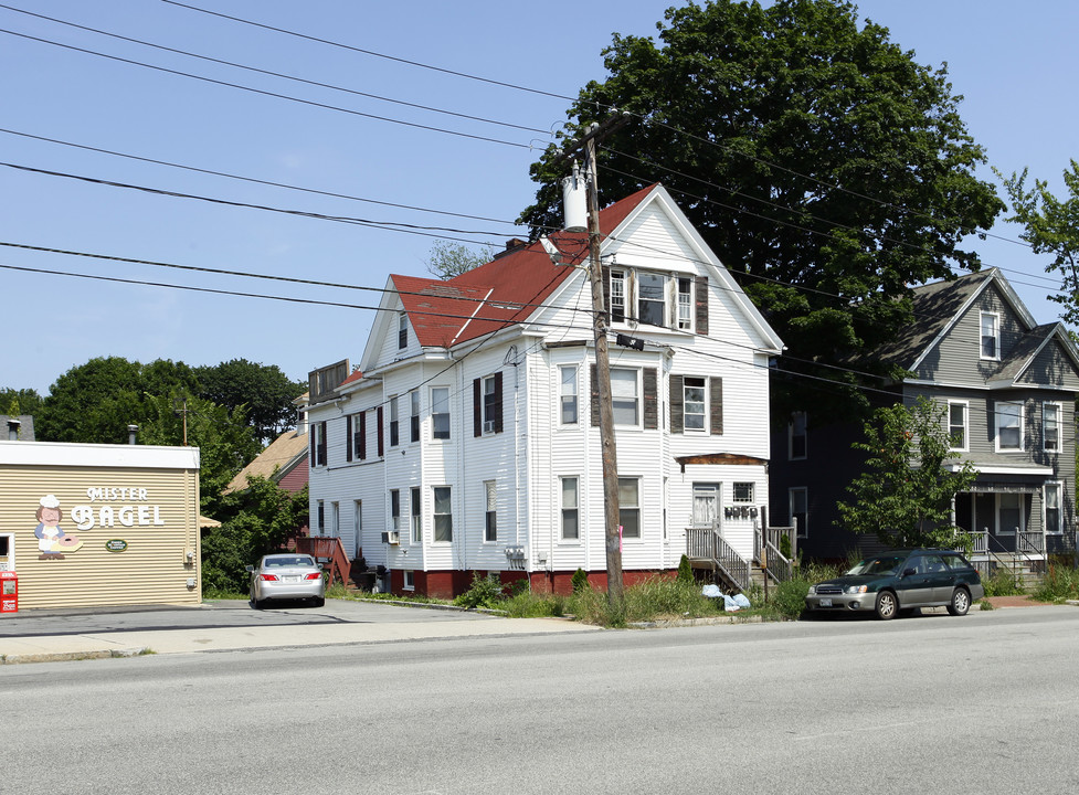 535 Forest Ave W in Portland, ME - Foto de edificio