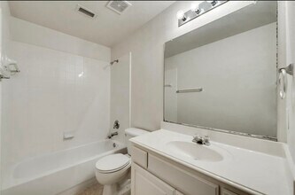 818 Green Pond Dr in Garland, TX - Building Photo - Building Photo