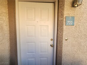 1851 Hillpointe Rd in Henderson, NV - Foto de edificio - Building Photo