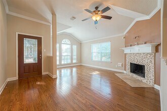 11015 WARATH Oak Ct in Houston, TX - Building Photo - Building Photo