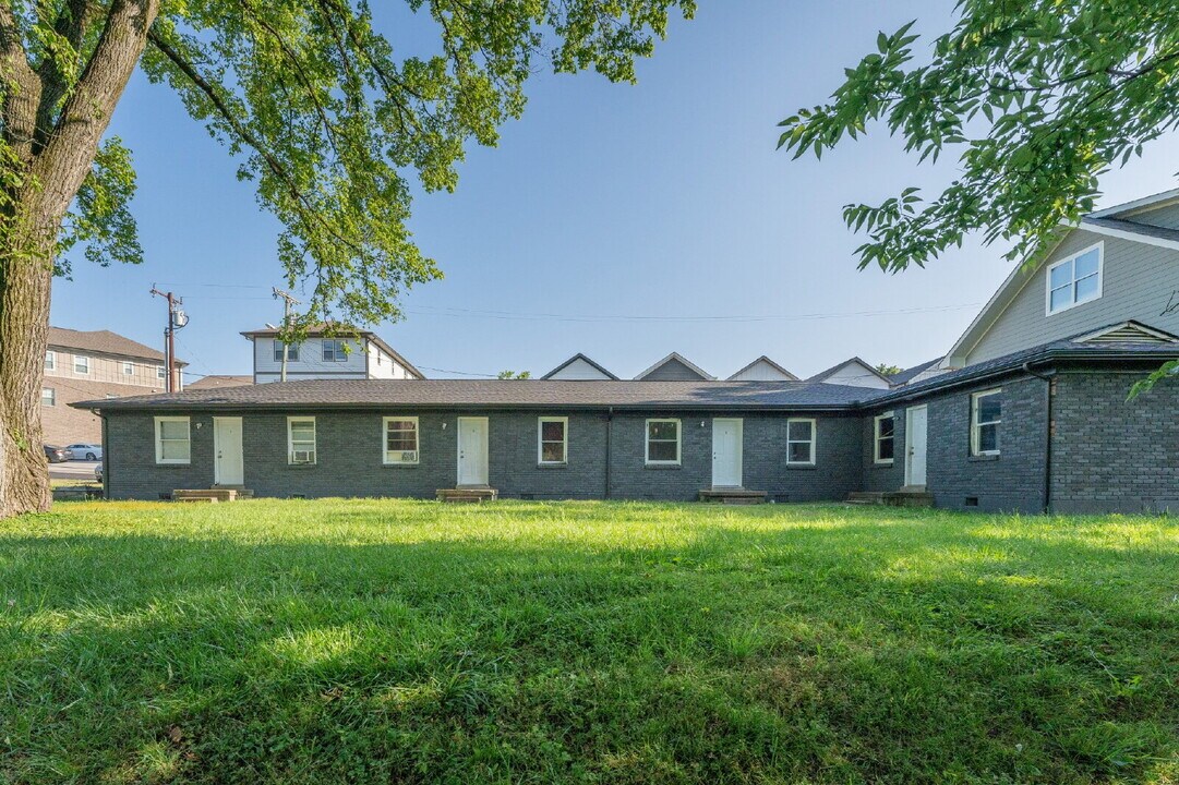 922 Morrow Rd in Nashville, TN - Building Photo