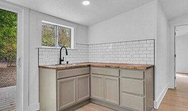 716 N 13th St in Waco, TX - Building Photo - Building Photo