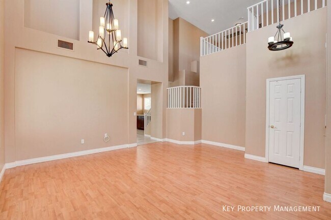 339 Falcons Fire Ave in Las Vegas, NV - Building Photo - Building Photo