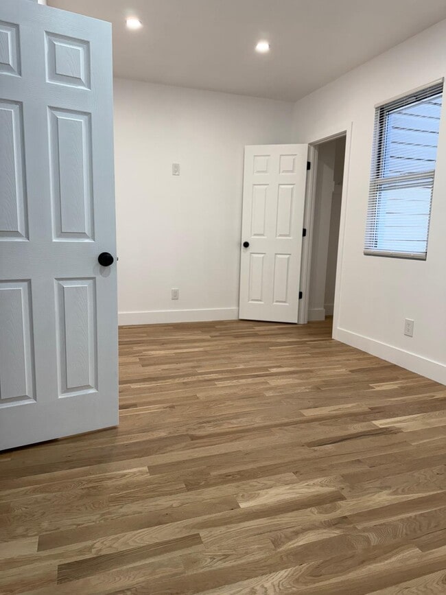 9717 101st St, Unit 9717 1st flr in Ozone Park, NY - Building Photo - Building Photo