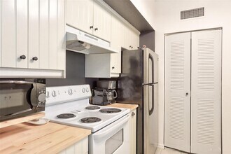 322 Villa Cir in Boynton Beach, FL - Building Photo - Building Photo