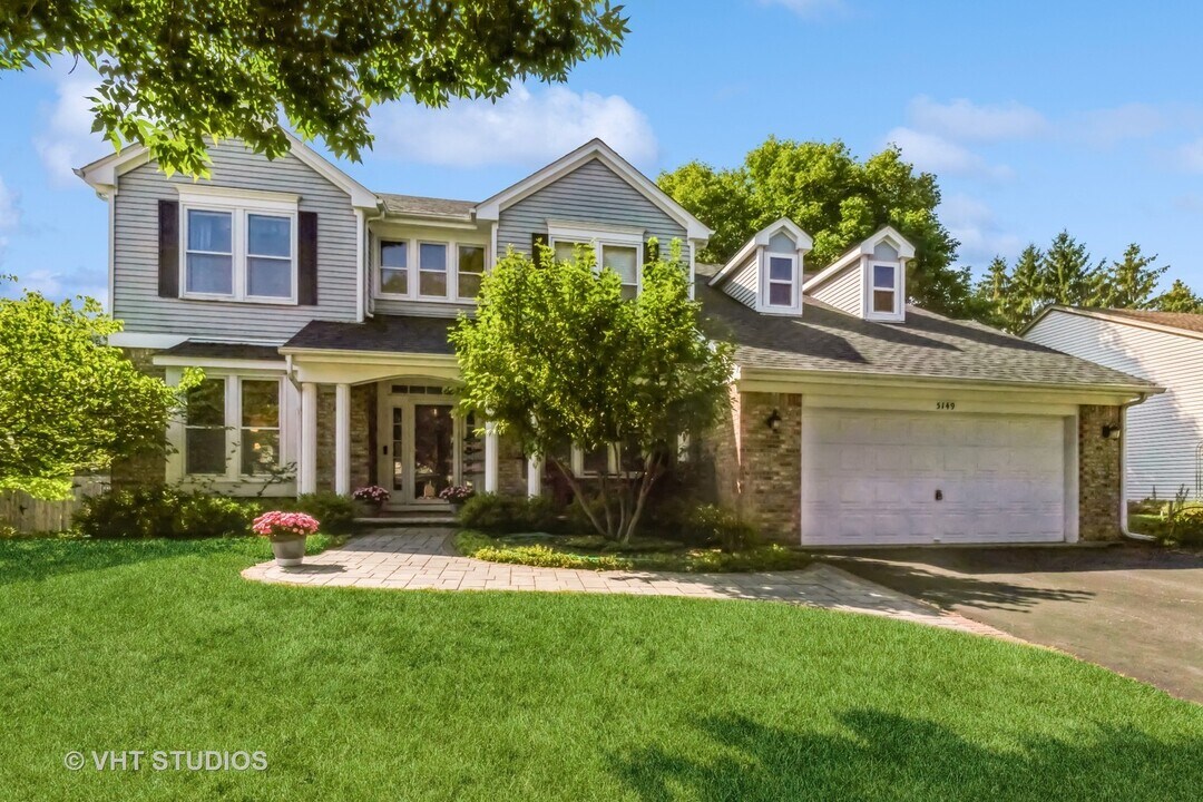 5149 Conifer Ln in Gurnee, IL - Building Photo