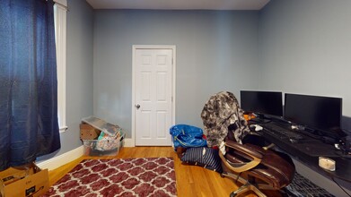 50-56 Burnett St, Unit 1 in Boston, MA - Building Photo - Building Photo