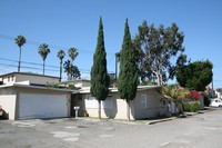 Van Buren Cottages in Huntington Beach, CA - Foto de edificio - Building Photo