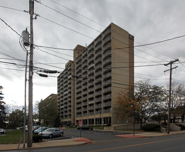 Potomac Towers North in Hagerstown, MD - Foto de edificio - Building Photo