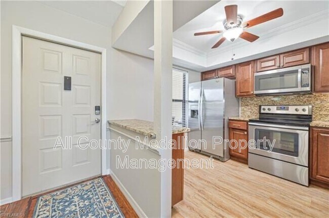 8366 Charter Club Cir in Ft. Myers, FL - Building Photo - Building Photo