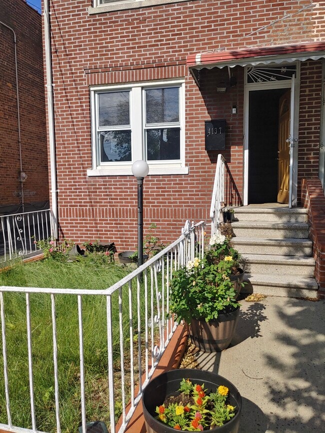 4137 Boyd Ave, Unit Ground in Bronx, NY - Foto de edificio - Building Photo