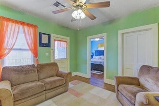 314 W Sidnor St in Alvin, TX - Building Photo - Building Photo