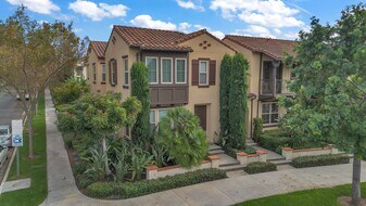 72 Tulip in Irvine, CA - Building Photo