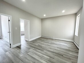 175 Gove St, Unit 2 in Boston, MA - Building Photo - Building Photo
