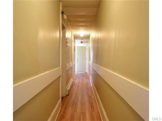 1218-1220 State St in Bridgeport, CT - Building Photo - Interior Photo