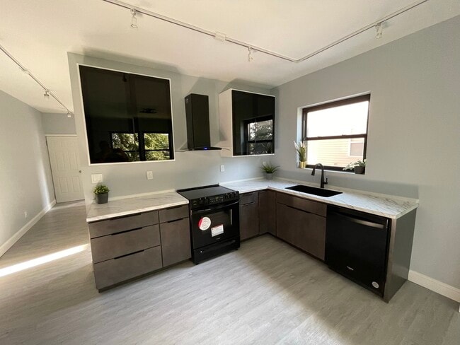 property at 3232 Henrietta St