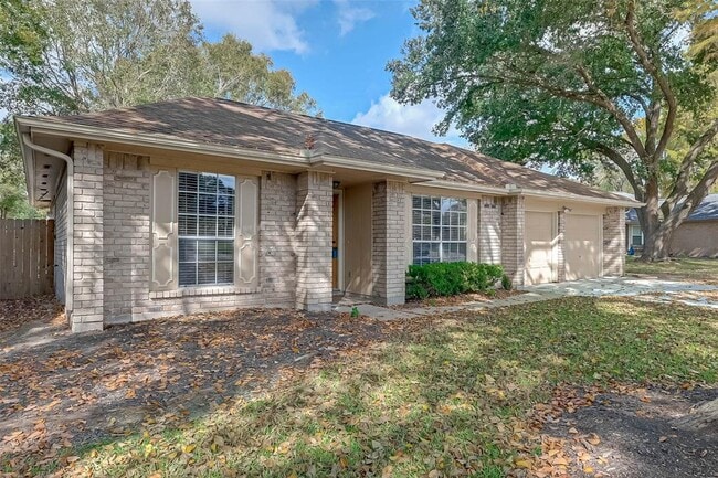 property at 2928 Laurelridge Dr