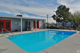 Mountain Lakes Apartments in Tucson, AZ - Building Photo - Building Photo