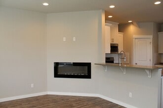 17267 SE Cuyahoga Way in Happy Valley, OR - Building Photo - Building Photo