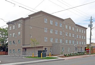 Queenston Residences in St Catharines, ON - Building Photo - Building Photo