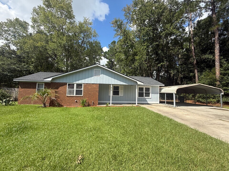 814 Kelly Dr in Hinesville, GA - Building Photo