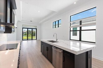 116 SE Cortile Enza in Port St. Lucie, FL - Building Photo - Building Photo