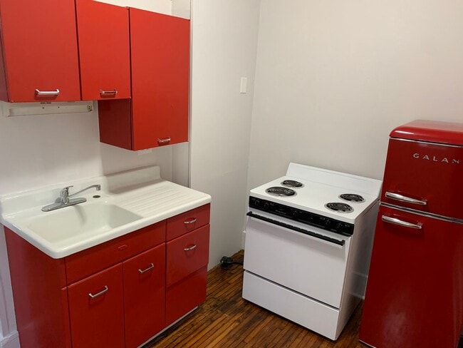 property at 431-435 N Main St