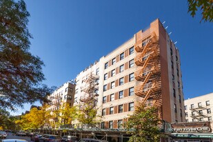 200 Pinehurst Ave in New York, NY - Building Photo