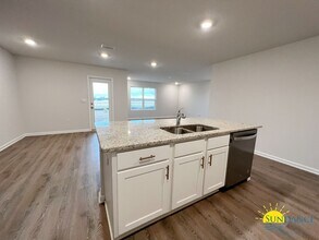 4654 Honor Guard Wy in Crestview, FL - Building Photo - Building Photo