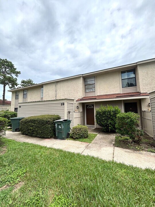 901 Olmstead Dr in Hinesville, GA - Building Photo