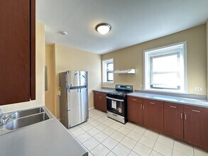 4035 W Gladys Ave, Unit N3 in Chicago, IL - Foto de edificio - Building Photo