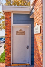 High Range Village in Las Cruces, NM - Foto de edificio - Building Photo