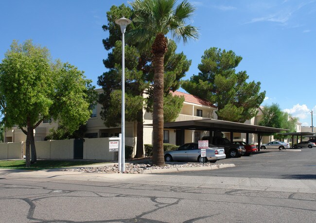 2311 E Hartford Ave in Phoenix, AZ - Building Photo - Building Photo