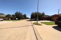 12620 Rio Bravo St in Rosharon, TX - Building Photo - Building Photo