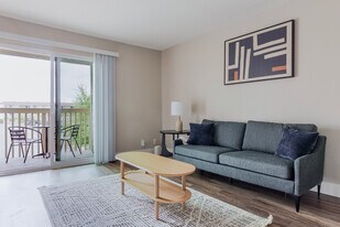 644 Edgewater Blvd in Foster City, CA - Building Photo