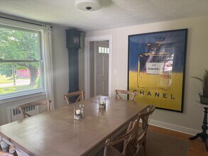 142 Tanner Marsh Rd in Guilford, CT - Building Photo - Building Photo