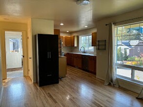 100 S 44th St in Bellingham, WA - Building Photo - Building Photo