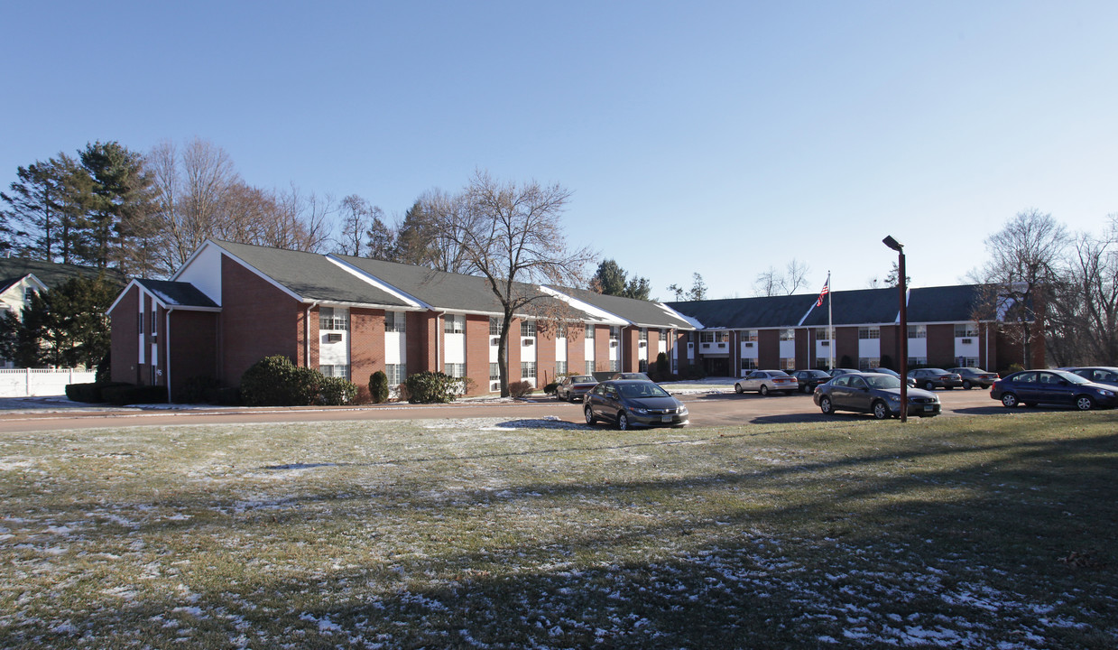 Park Place Apartments in Suffield, CT - Building Photo