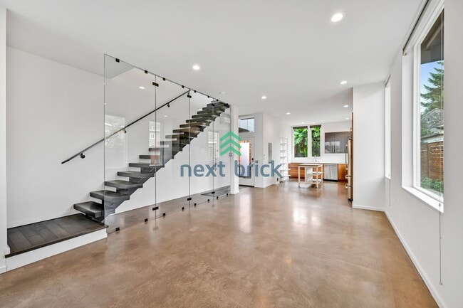 property at 808 25th Ave S