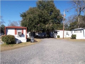 Oak Terrace Village in North Charleston, SC - Building Photo - Building Photo