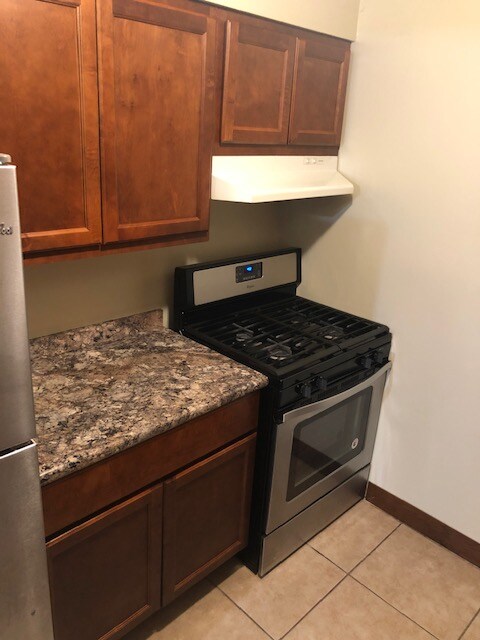 932 W Rollins Rd-Unit -932-A in Round Lake Heights, IL - Building Photo - Building Photo
