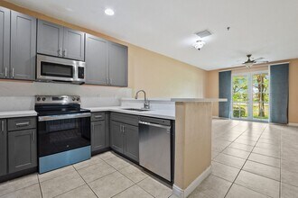 4649 SW 75th Way in Davie, FL - Building Photo - Building Photo