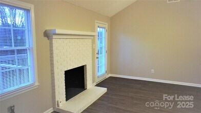 423 Long Creek Pkwy in Charlotte, NC - Building Photo - Building Photo