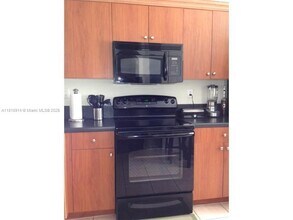 3190 SW 128th Terrace in Miramar, FL - Building Photo - Building Photo