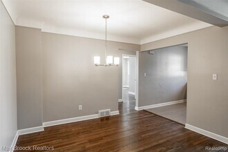 1909 Gardenia Ave in Royal Oak, MI - Building Photo - Building Photo