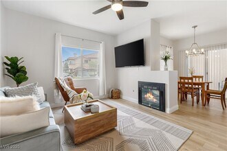 8501 W University Ave in Las Vegas, NV - Building Photo - Building Photo