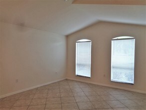 3704 Lockridge Dr in Land O Lakes, FL - Foto de edificio - Building Photo