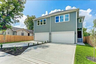 3128 Coal St in Houston, TX - Building Photo - Building Photo