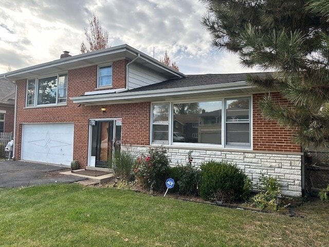 property at 740 N Northwest Hwy